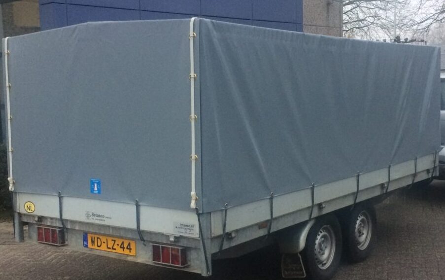 Kar- en aanhangerzeil